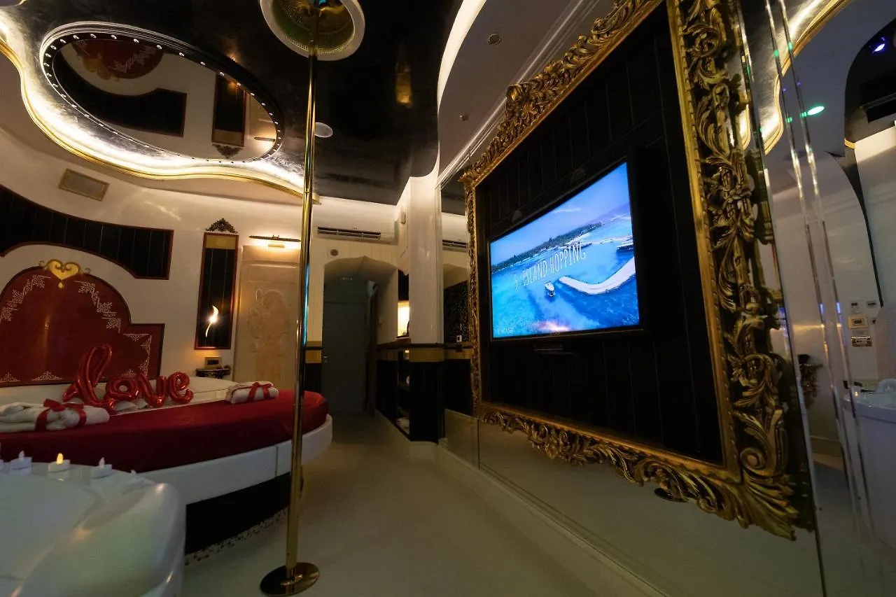 Erossuite Guesthouse Rome 2*,  Italy